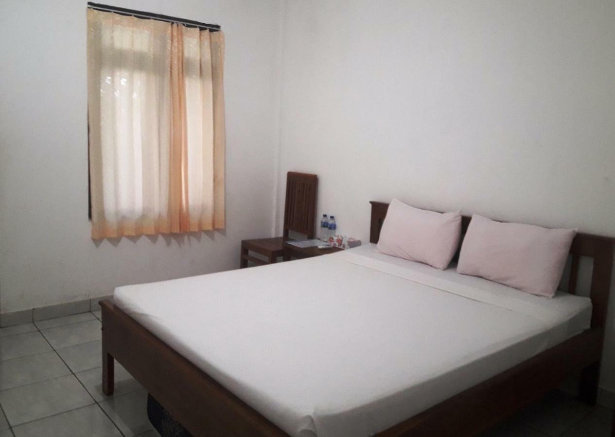 The Teuz B&B Labuan Bajo Exterior foto