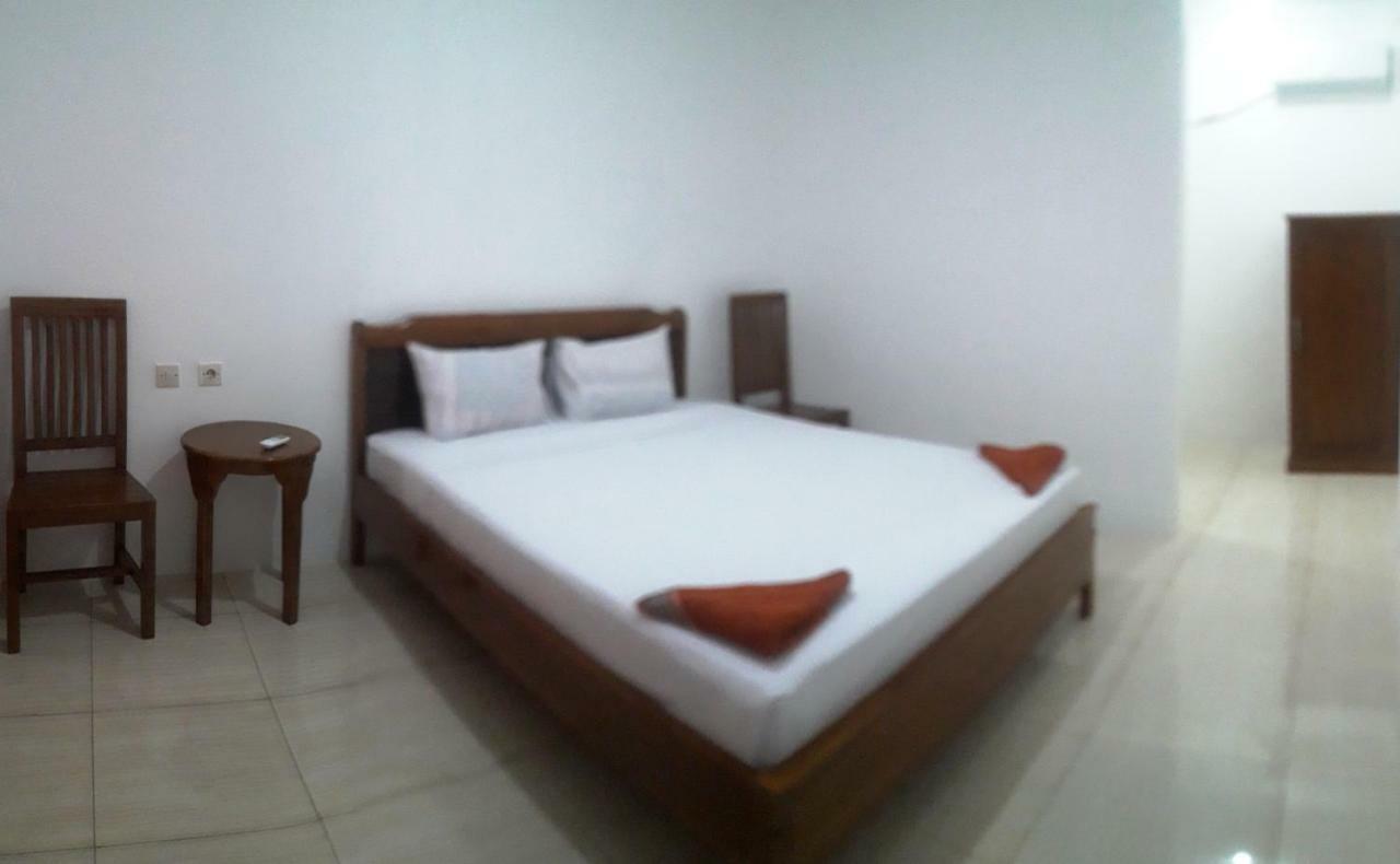 The Teuz B&B Labuan Bajo Exterior foto